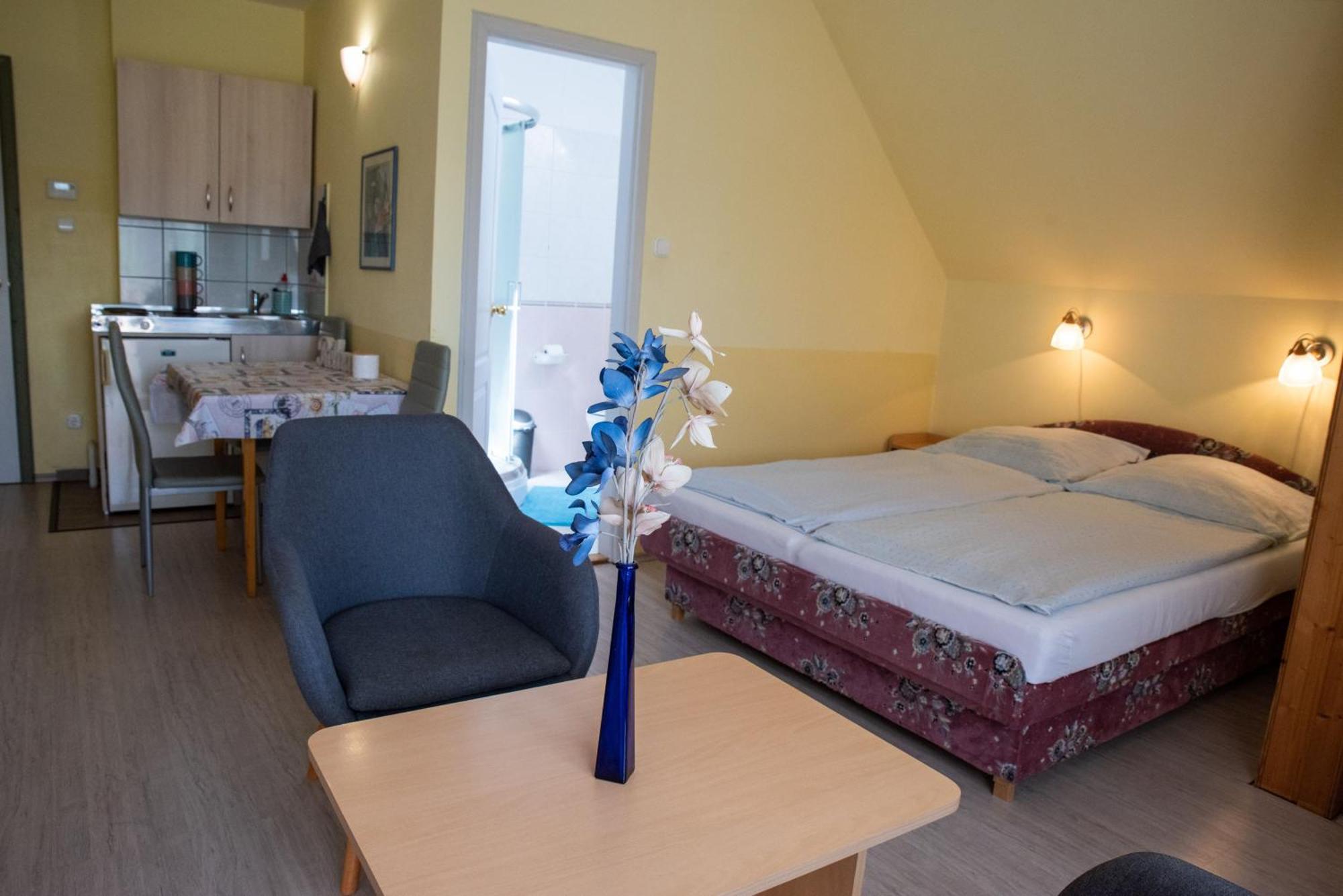 Flora Villa Hévíz Екстериор снимка