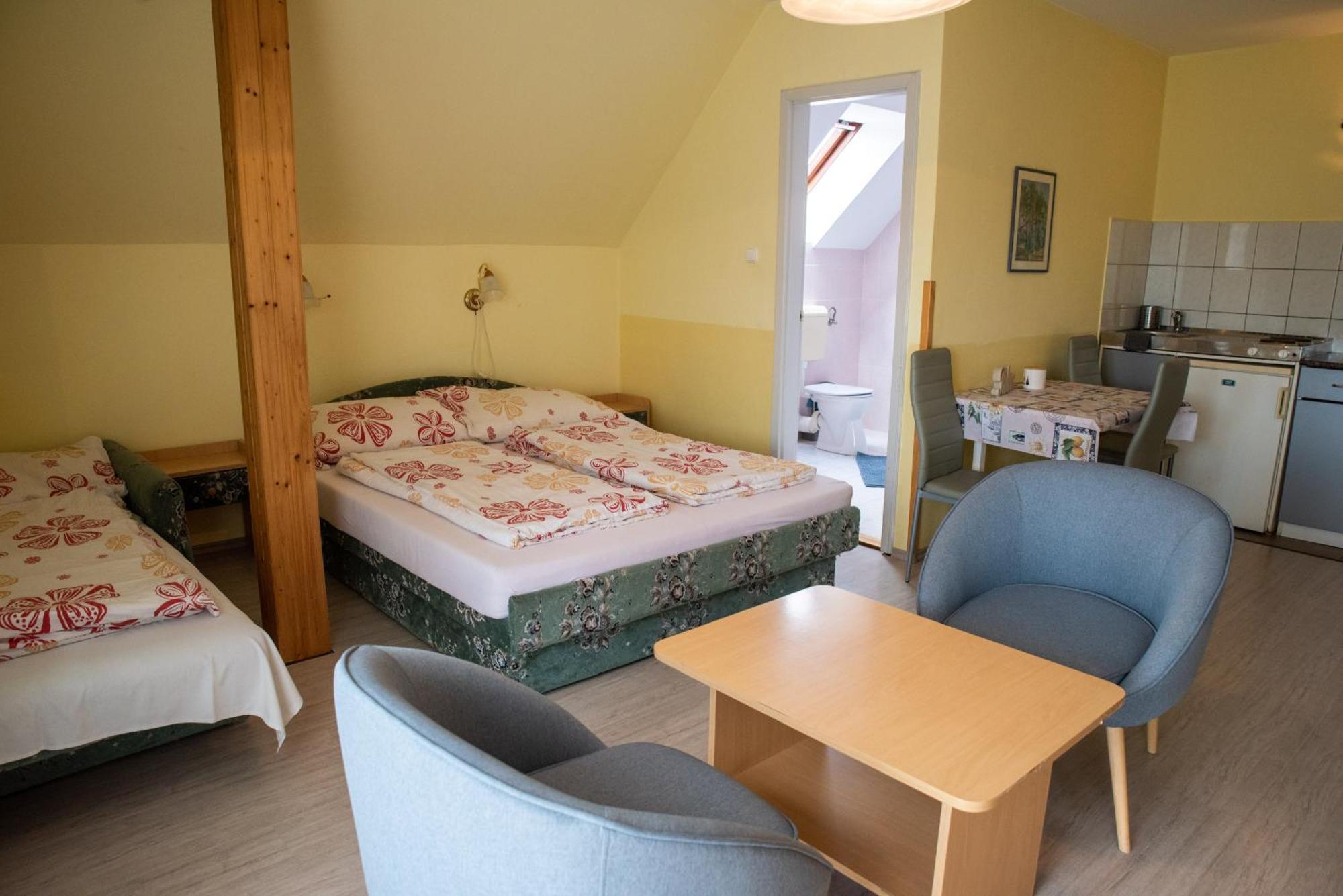 Flora Villa Hévíz Екстериор снимка
