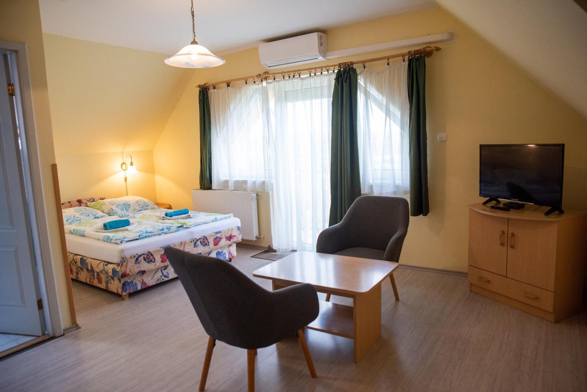 Flora Villa Hévíz Екстериор снимка