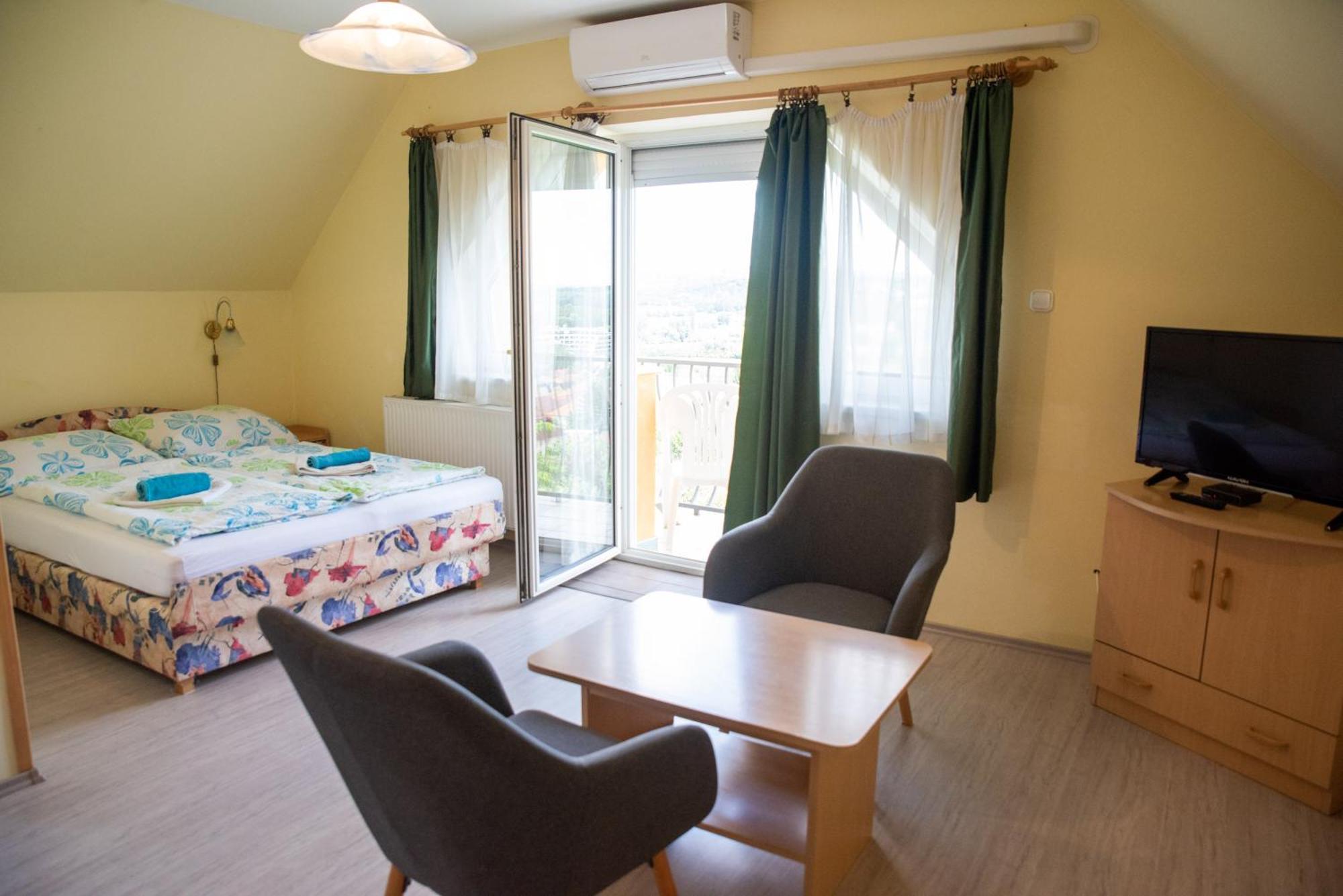 Flora Villa Hévíz Екстериор снимка