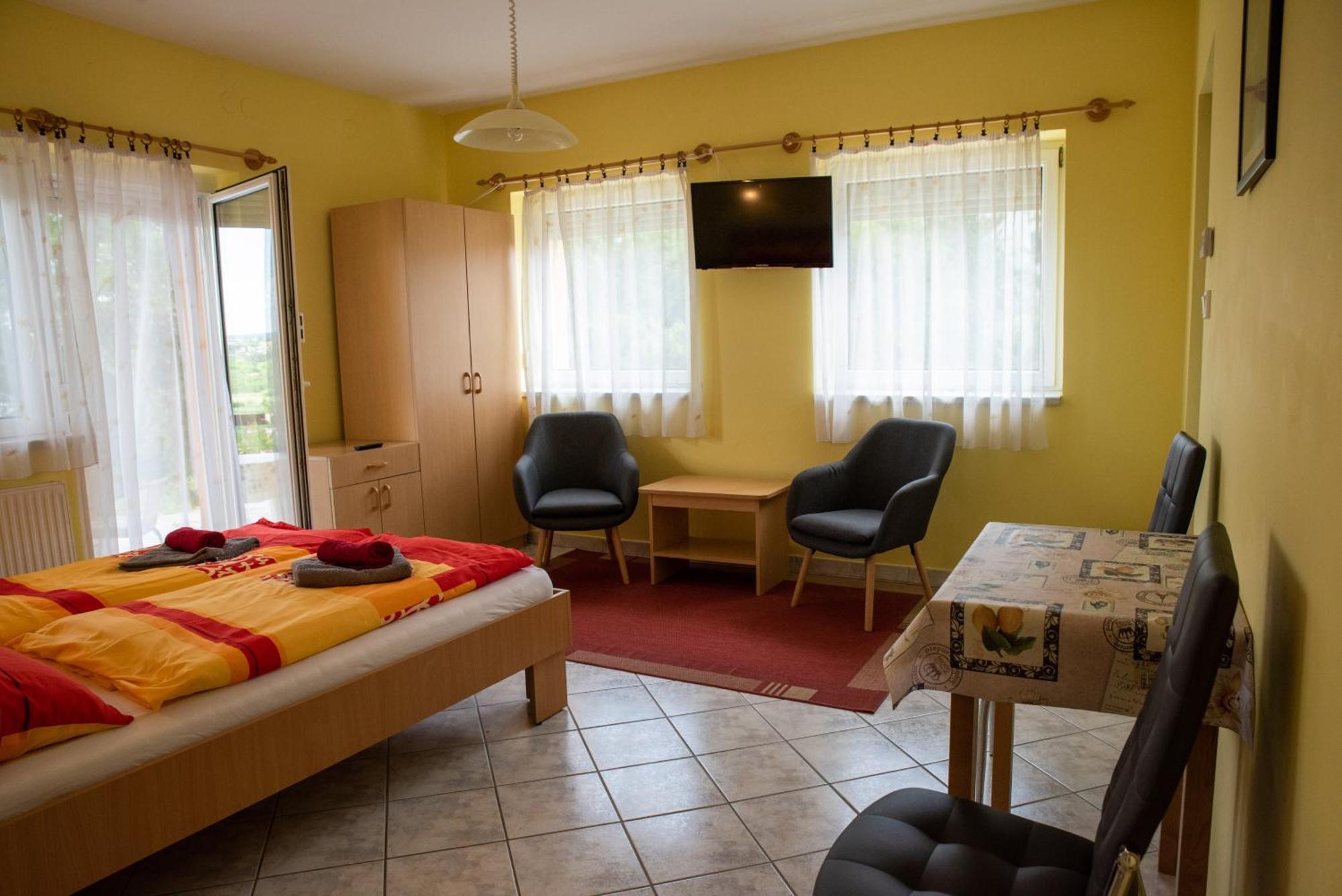 Flora Villa Hévíz Екстериор снимка