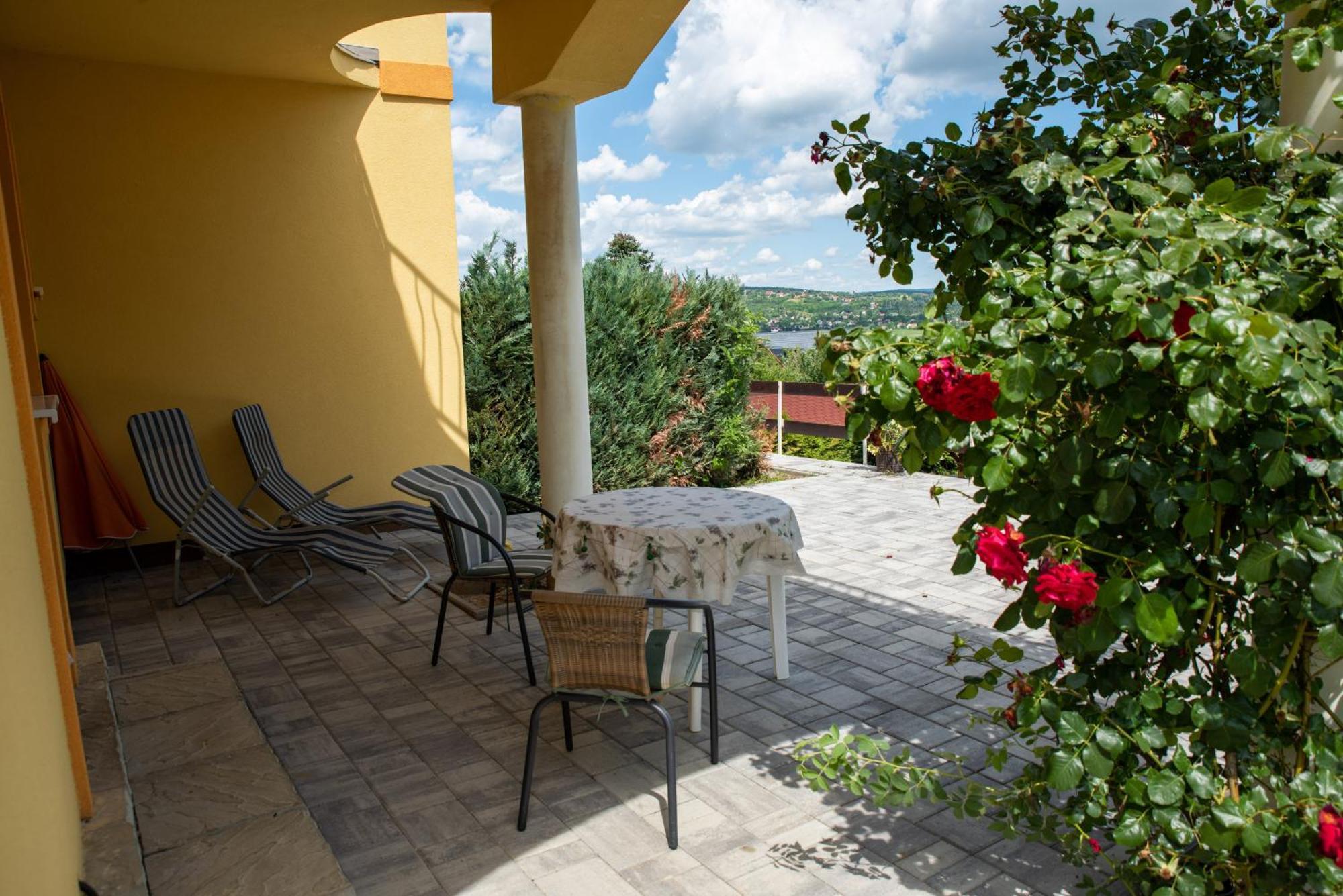Flora Villa Hévíz Екстериор снимка