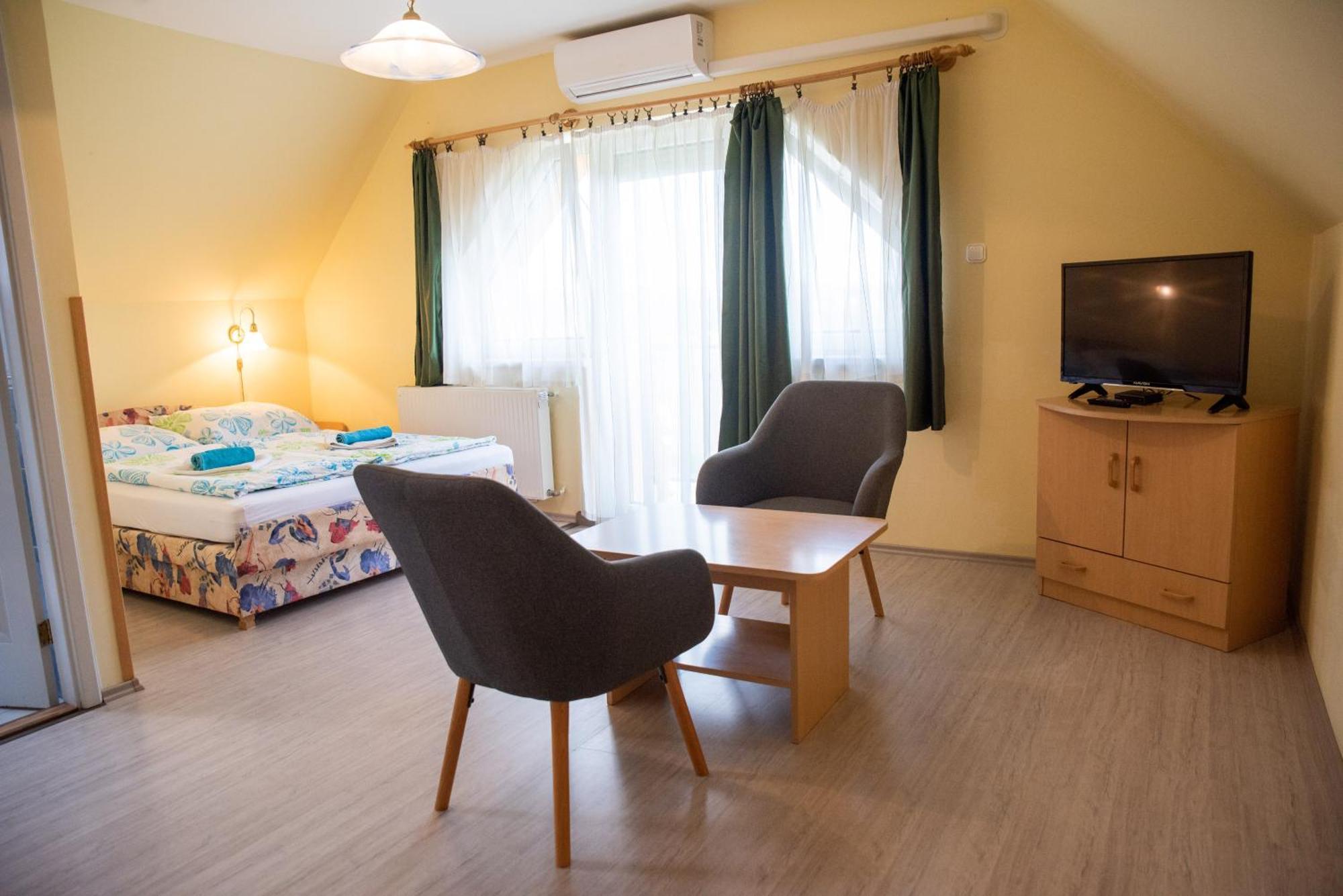 Flora Villa Hévíz Екстериор снимка